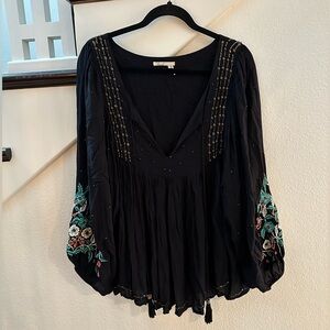 Floreat Floral Embroidered Blouse